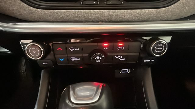 Used 2022 Jeep Compass Latitude FWD image 22