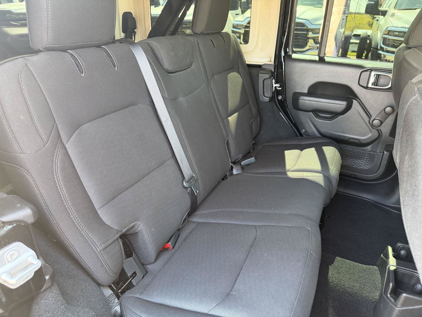 Used 2022 Jeep Wrangler Unlimited Sport AWD/4WD image 19