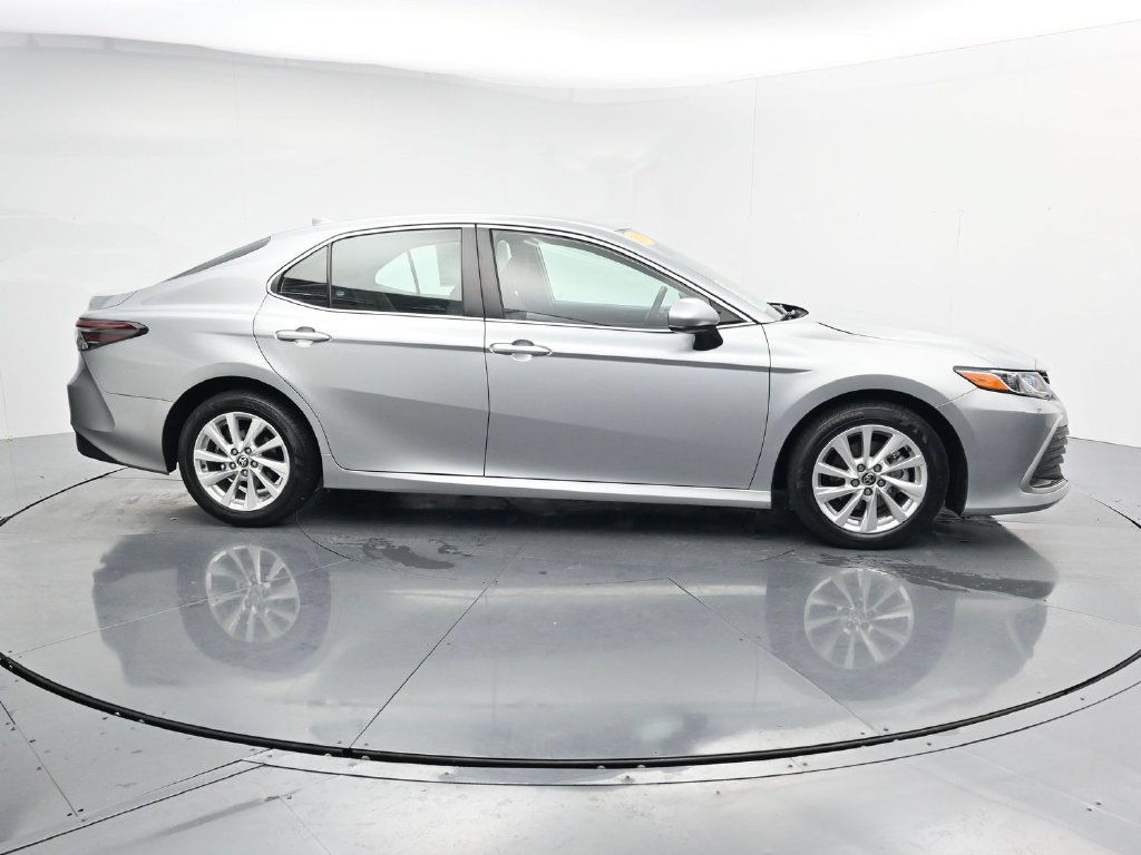 Used 2023 Toyota Camry LE AWD/4WD image 9