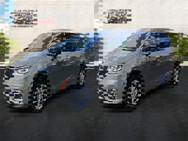 New 2025 Chrysler Pacifica Select
