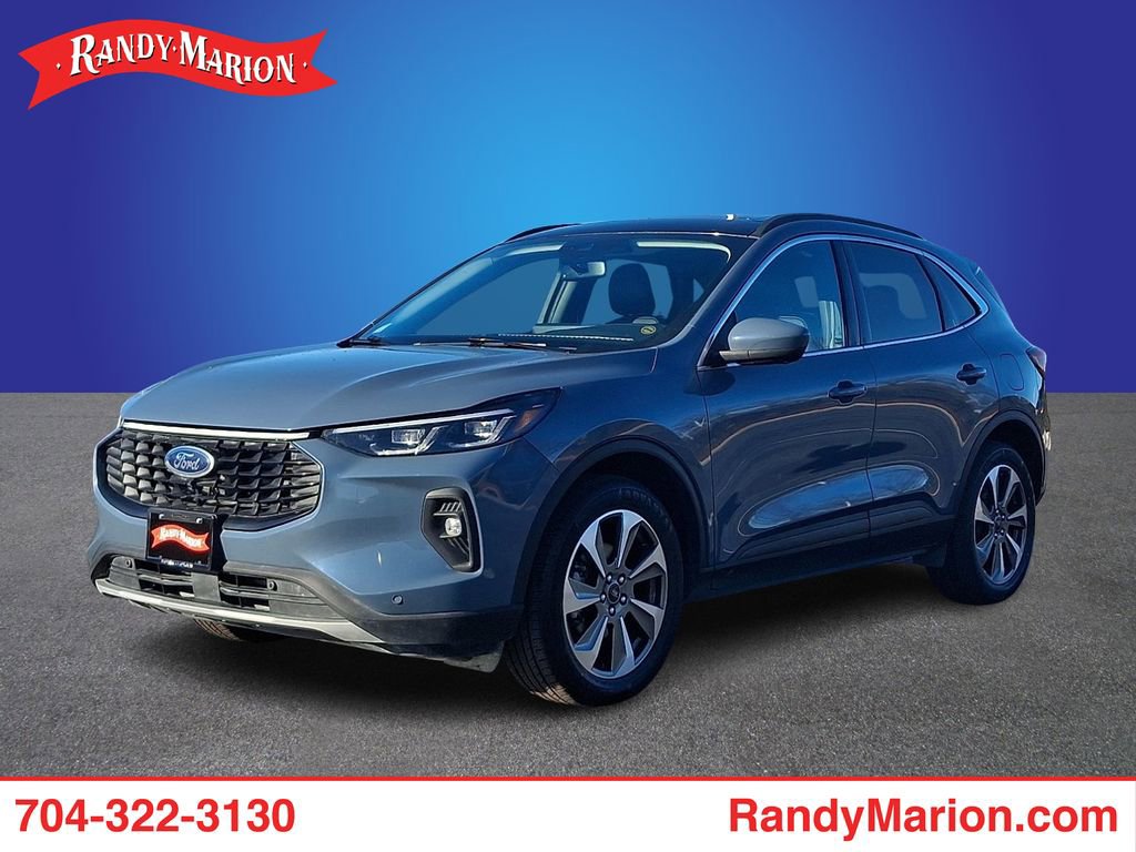 Used 2024 Ford Escape Platinum image 1