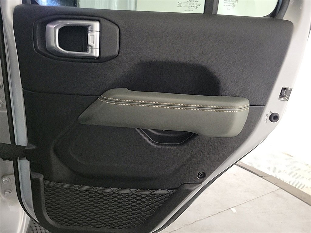 Used 2024 Jeep Wrangler High Altitude image 24