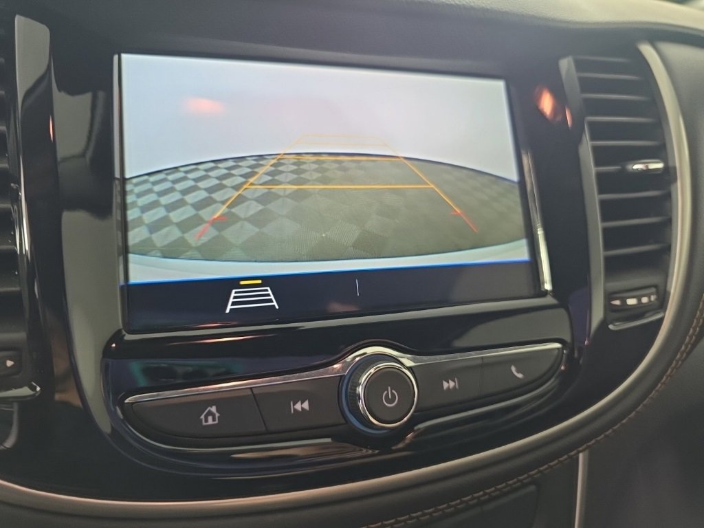 Used 2019 Chevrolet Trax LT w/ LT Convenience Package image 18