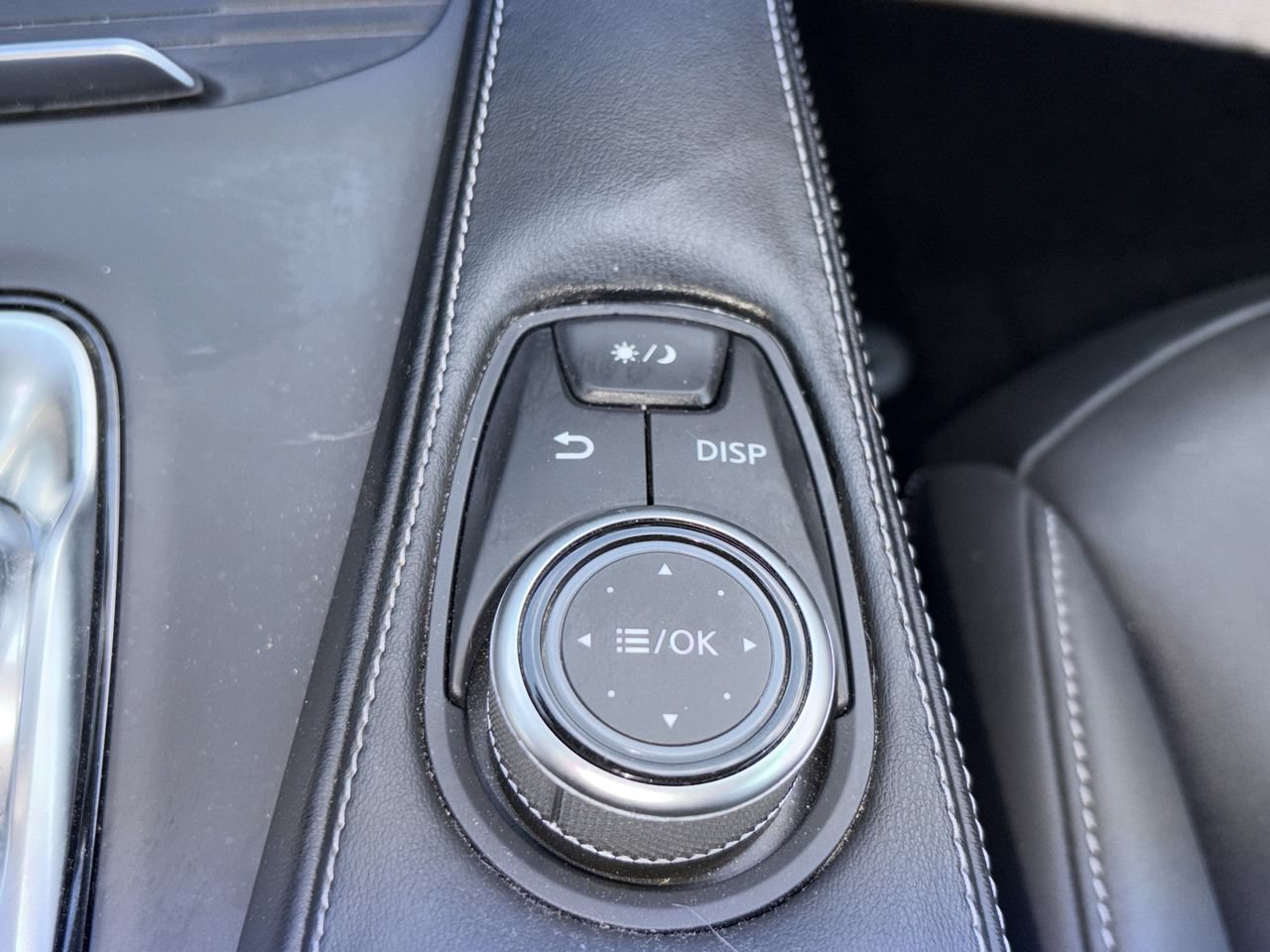 Used 2021 INFINITI QX50 Luxe FWD image 8