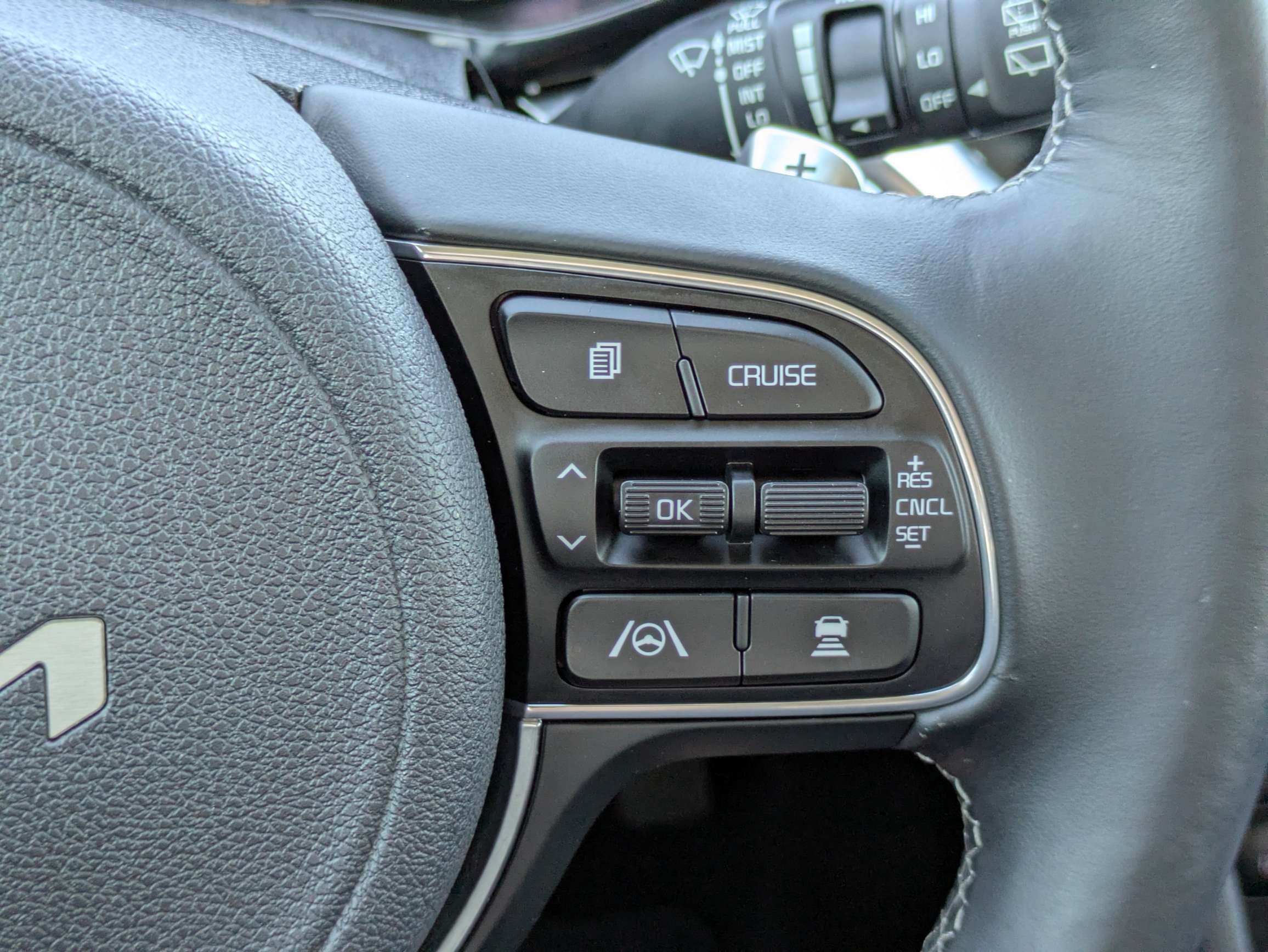Used 2022 Kia Niro EX Premium FWD image 26