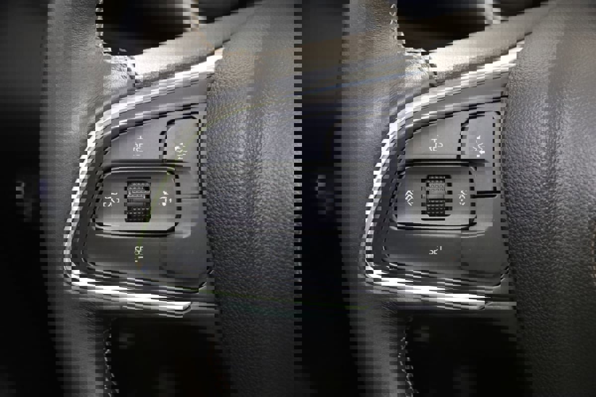 Used 2023 Buick Encore GX Select w/ Safety Package II image 33