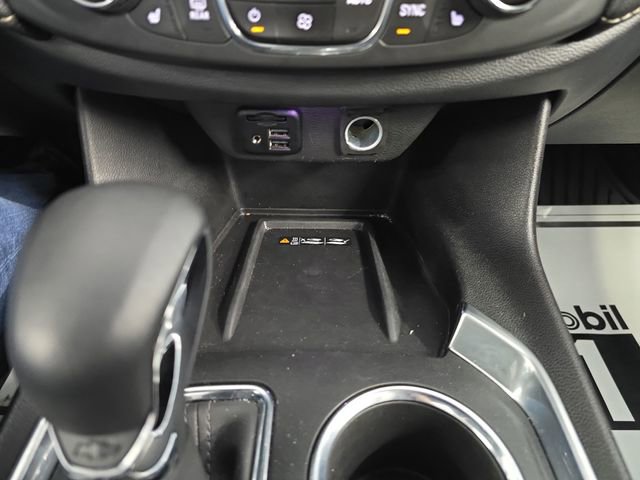 Used 2023 Chevrolet Traverse Premier AWD/4WD image 22