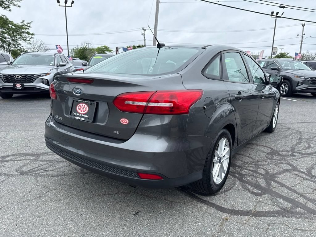 Used 2015 Ford Focus SE FWD image 5