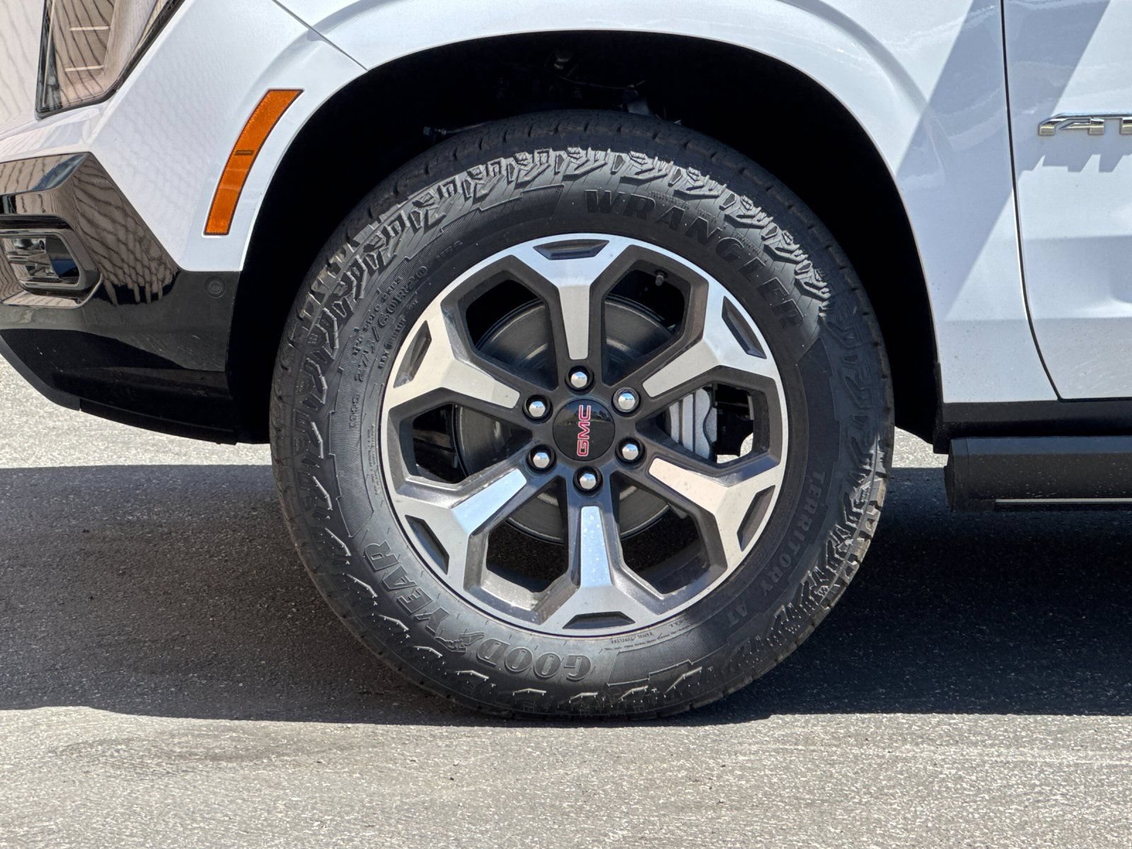 New 2026 GMC Yukon XL AT4 Ultimate AWD/4WD image 26