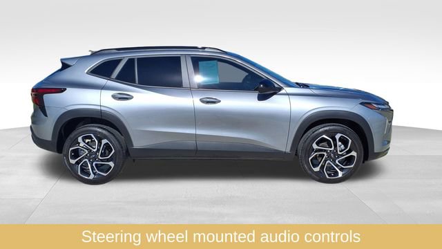 Used 2025 Chevrolet Trax RS w/ Sunroof Package image 9