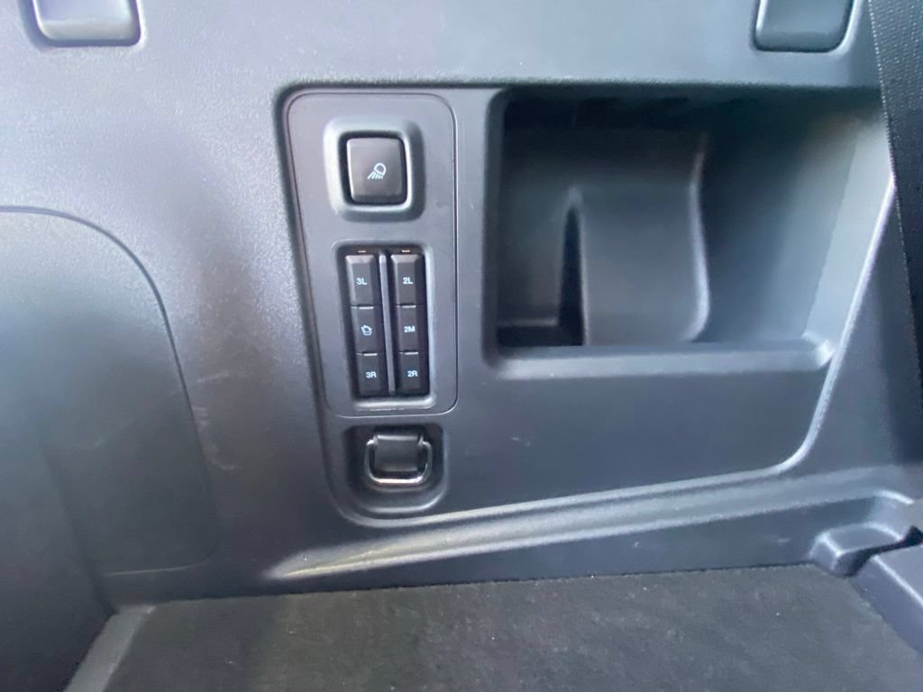 Used 2025 Ford Expedition Active AWD/4WD image 29