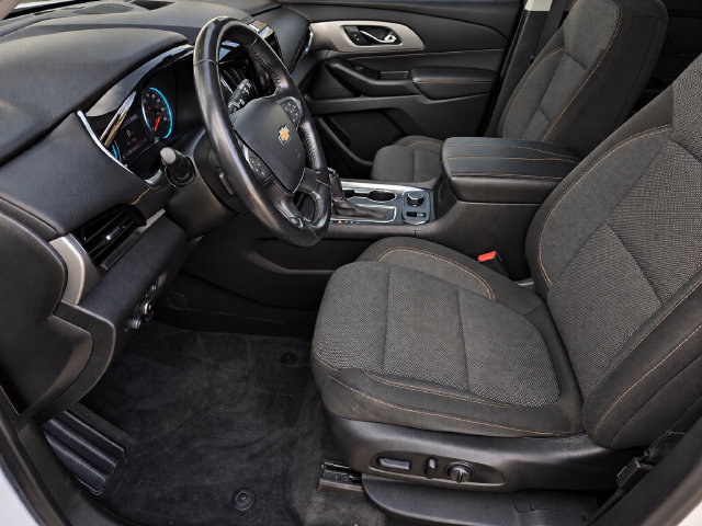 Used 2020 Chevrolet Traverse LT FWD image 19