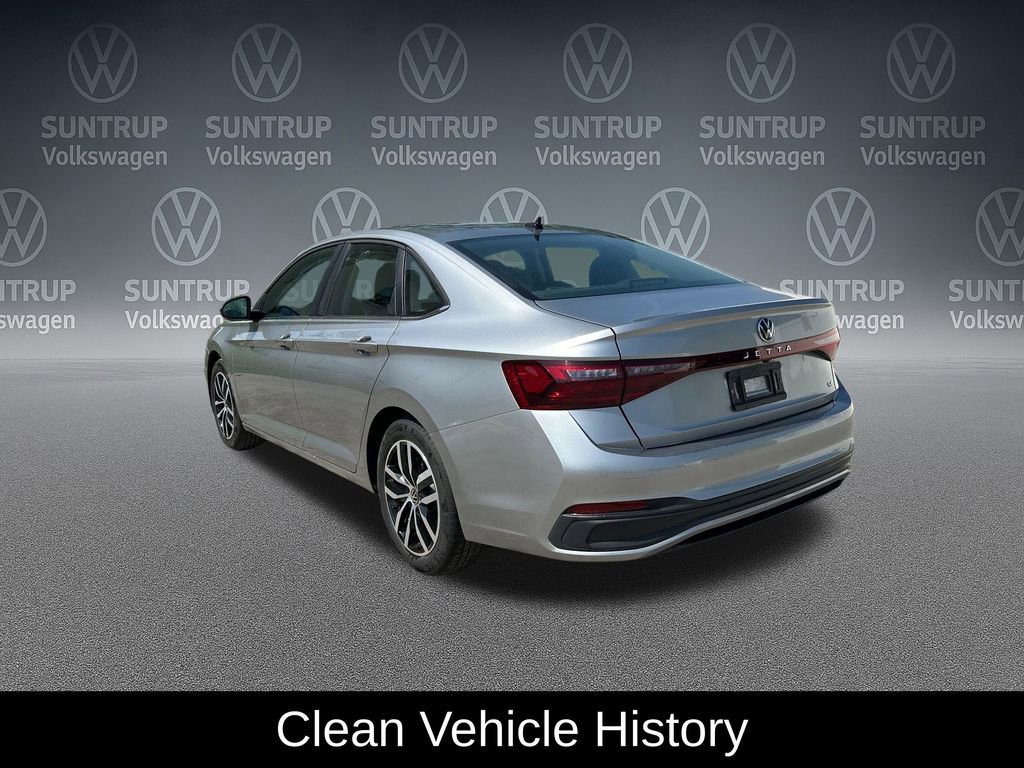 Used 2025 Volkswagen Jetta SE FWD image 3
