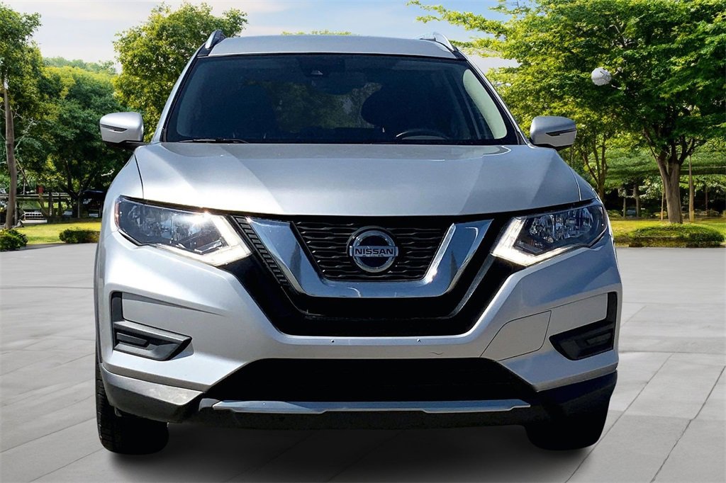 Used 2019 Nissan Rogue SV w/ Premium Package image 2