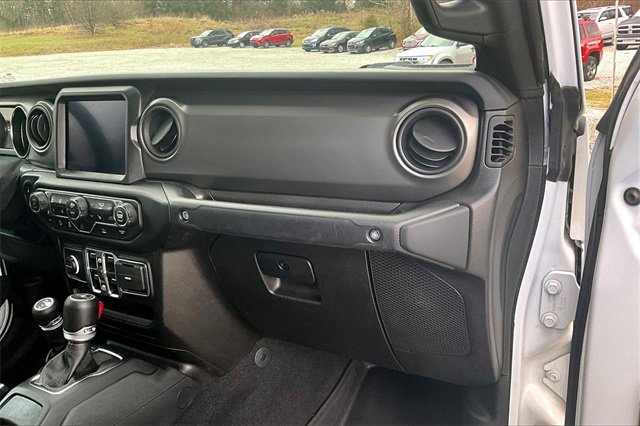 Used 2021 Jeep Gladiator Willys image 16