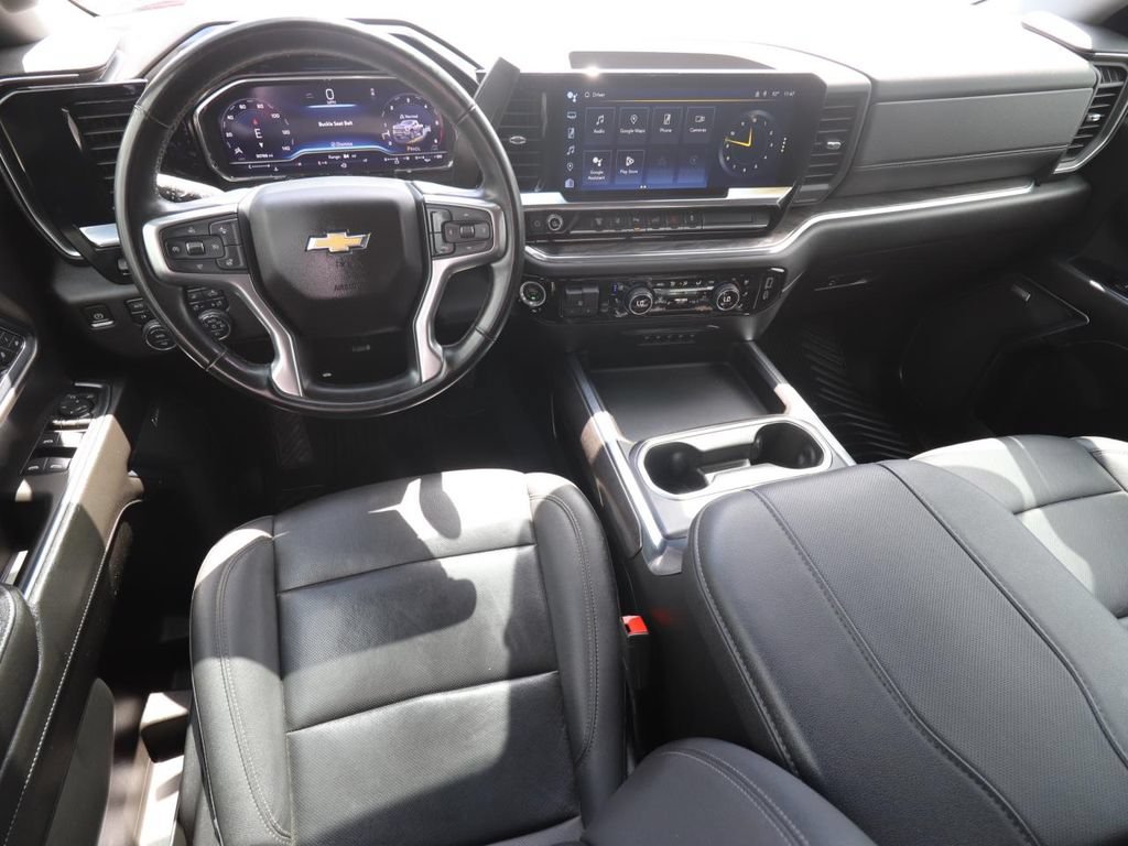 Used 2024 Chevrolet Silverado 3500 LTZ w/ LTZ Convenience Package AWD/4WD image 8