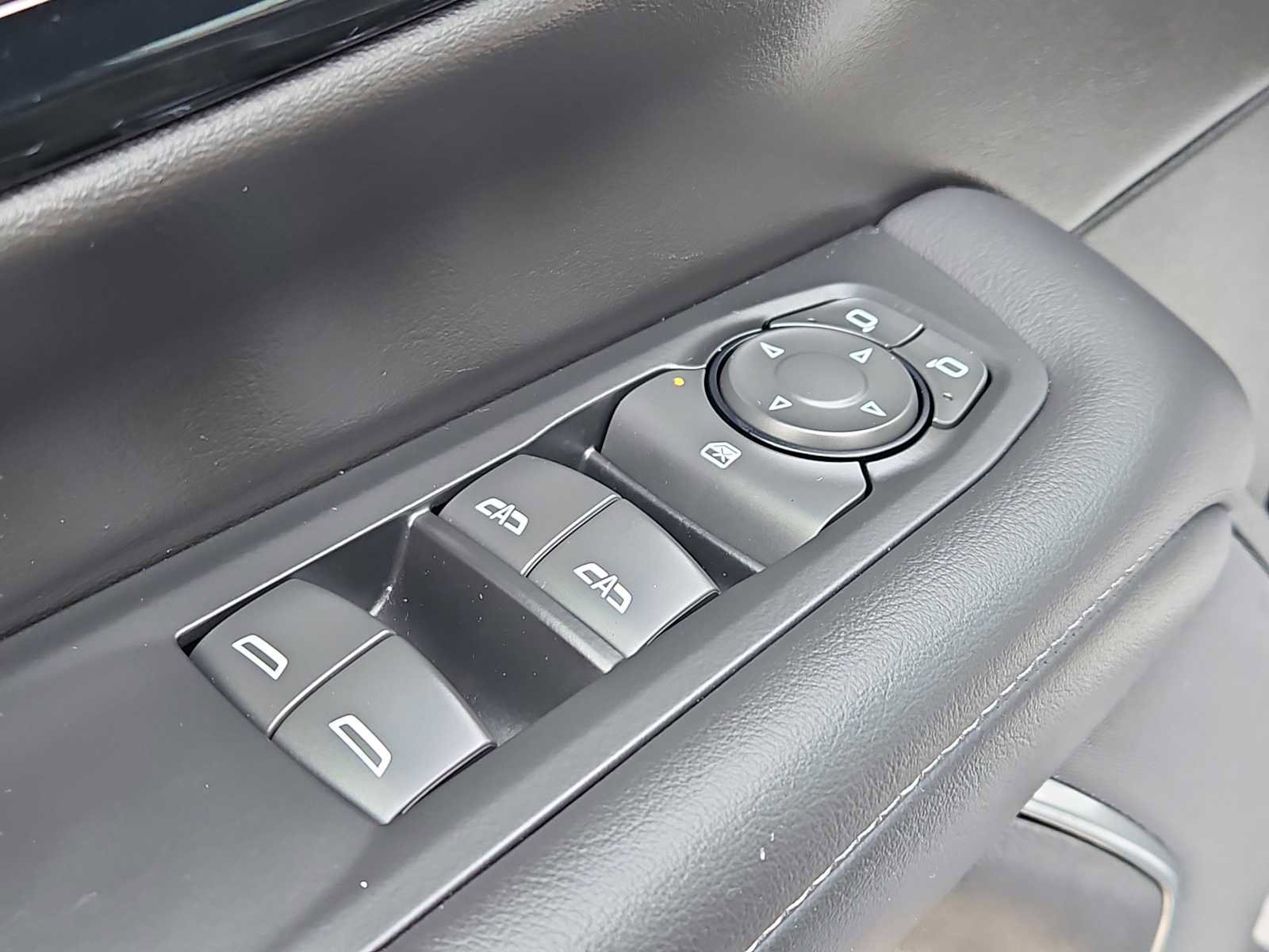 Certified 2025 Chevrolet Suburban Z71 image 30