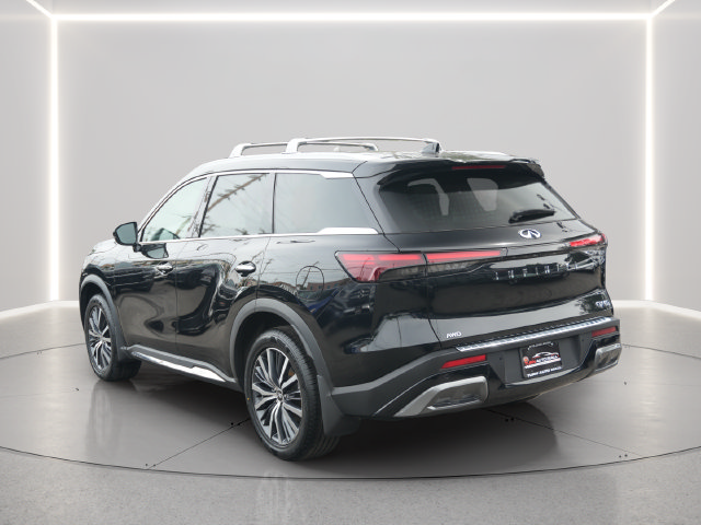 Used 2023 INFINITI QX60 Sensory w/ Cargo Package AWD/4WD image 3