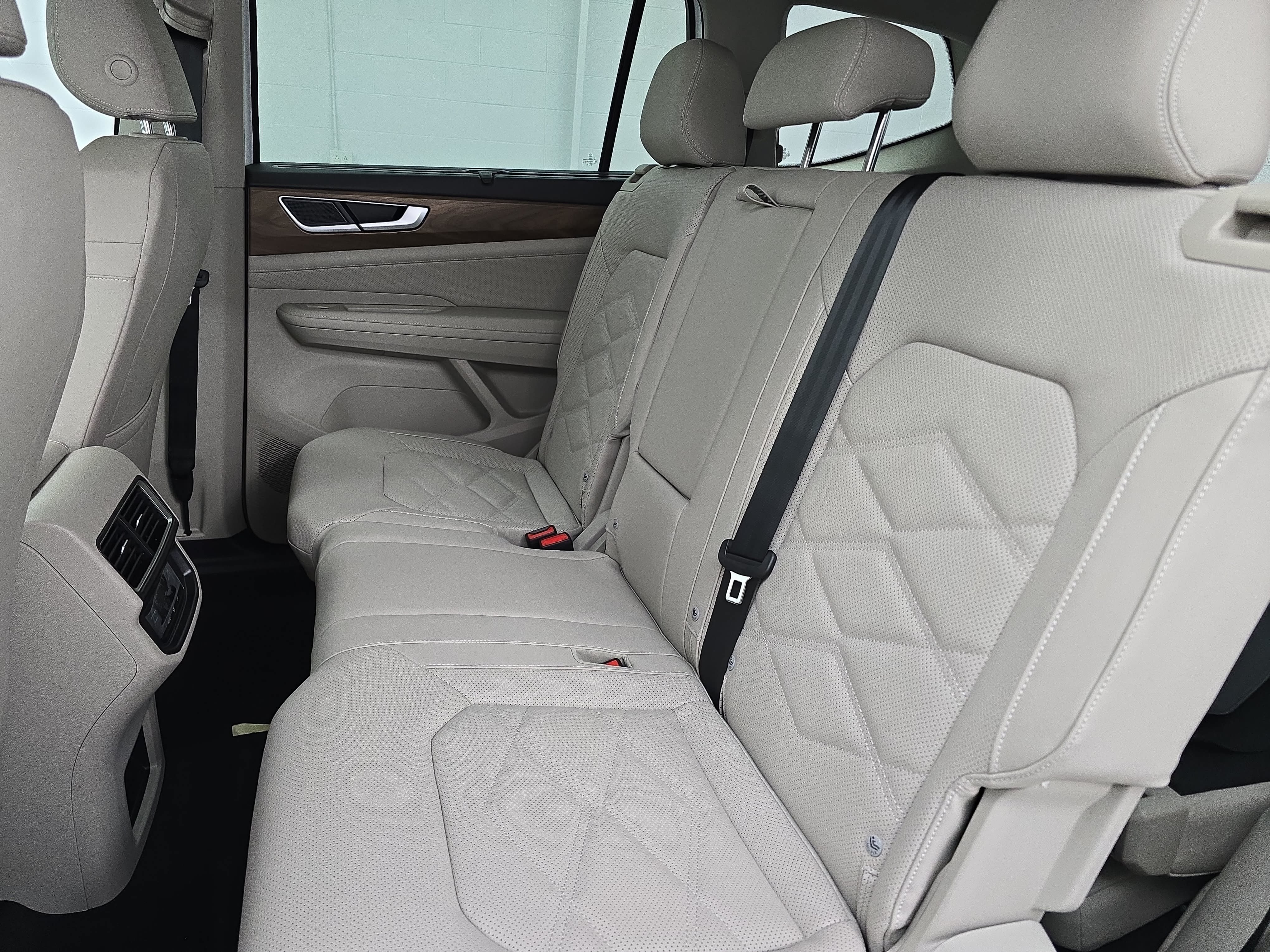 New 2026 Volkswagen Atlas SE FWD image 15