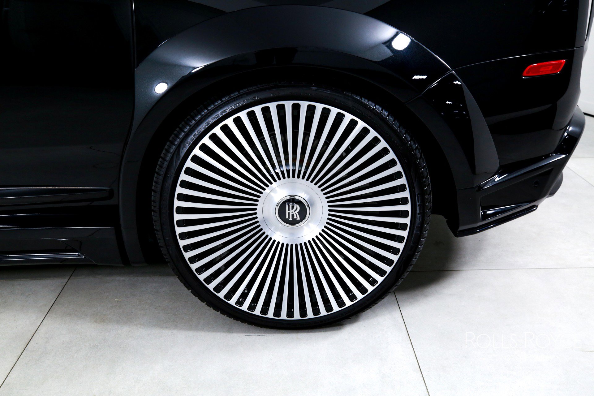 Used 2022 Rolls-Royce Cullinan image 41