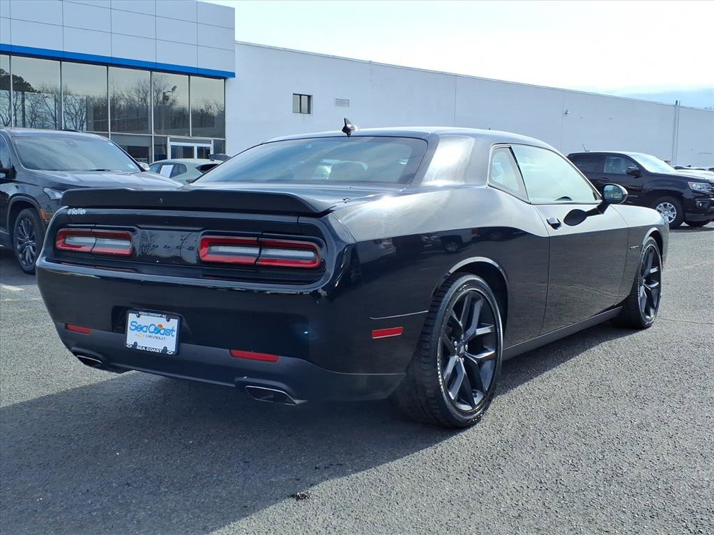 Used 2022 Dodge Challenger R/T w/ Plus Package image 6