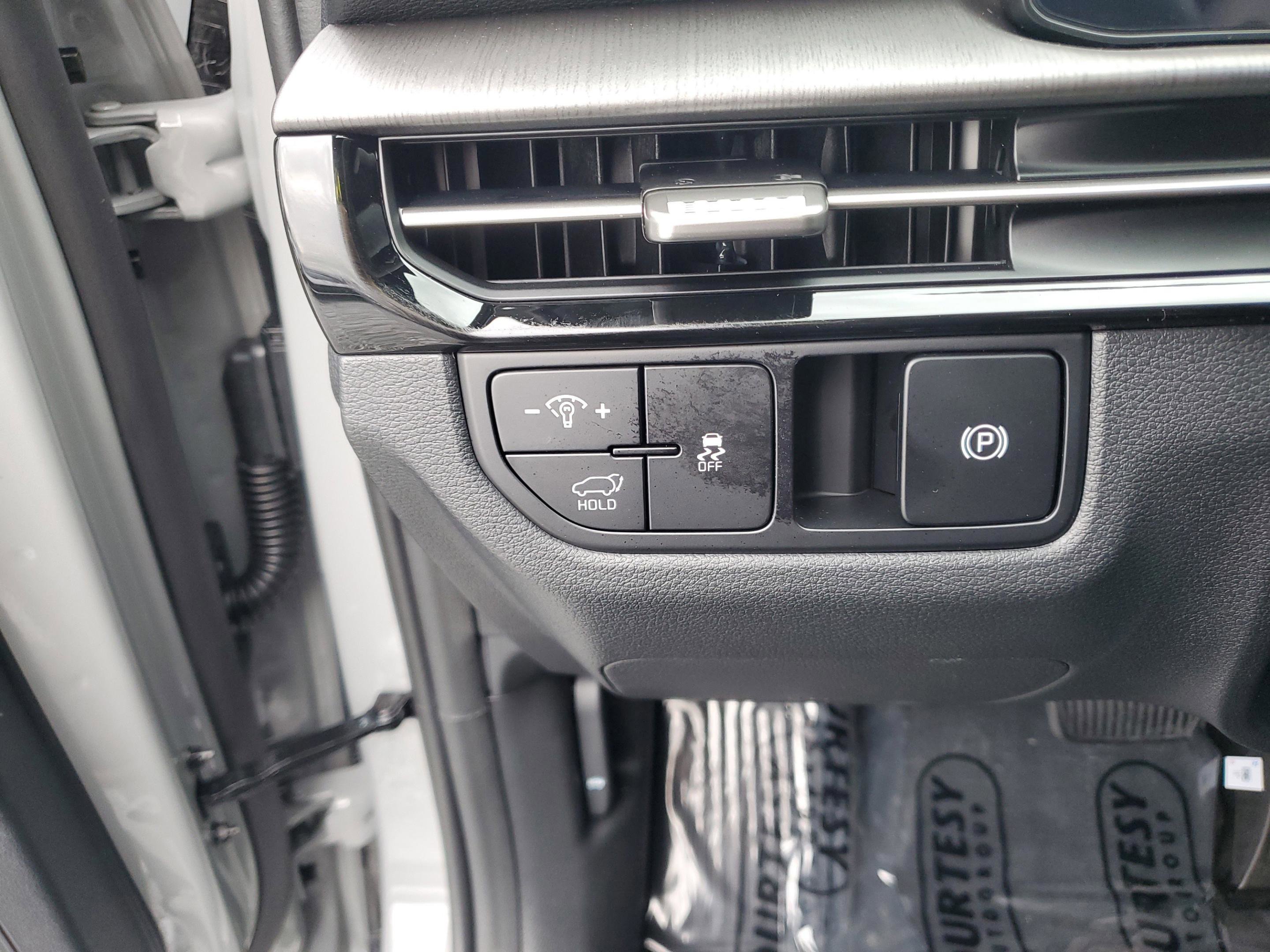 New 2026 Kia Sportage X-Line w/ X-Line Technology Package AWD/4WD image 7