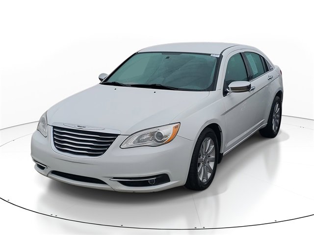 Used 2014 Chrysler 200 Limited image 2