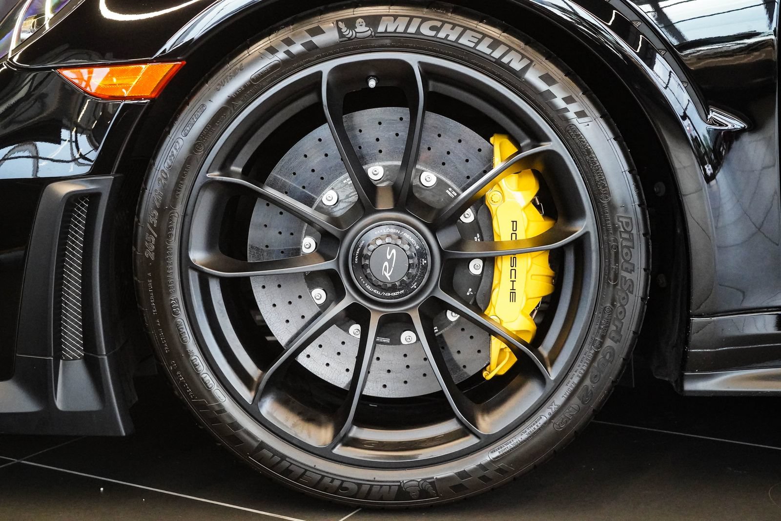 Used 2018 Porsche 911 GT2 RS w/ Weissach Package RWD image 10