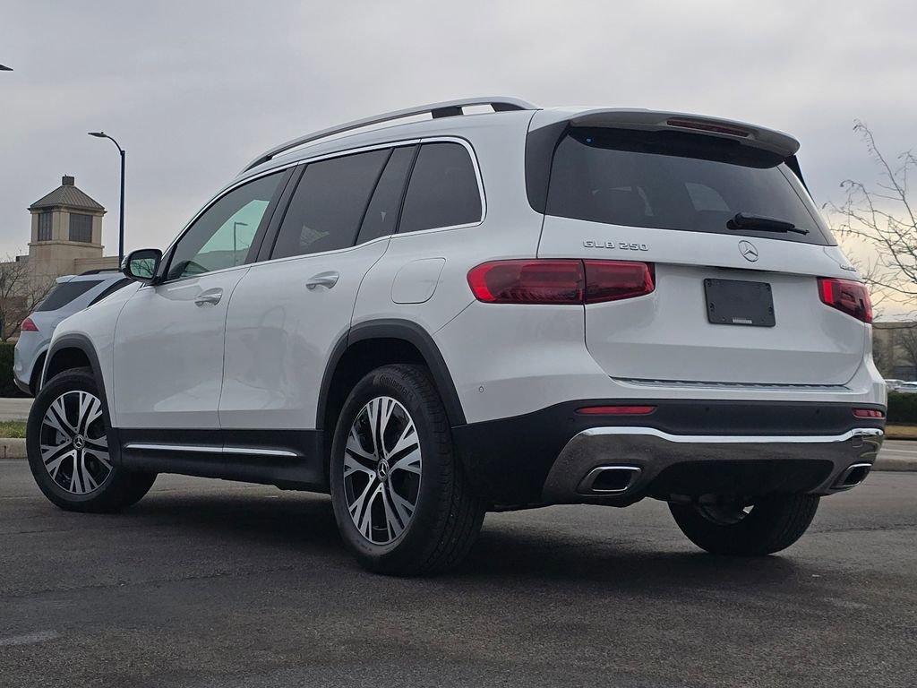 Used 2026 Mercedes-Benz GLB 250 4MATIC image 16