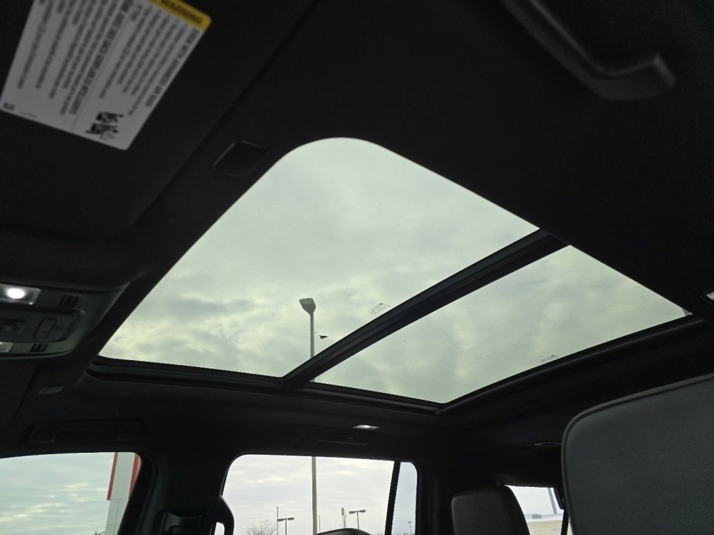 Used 2021 Chevrolet Suburban RST w/ Rear Media and Nav Package image 15