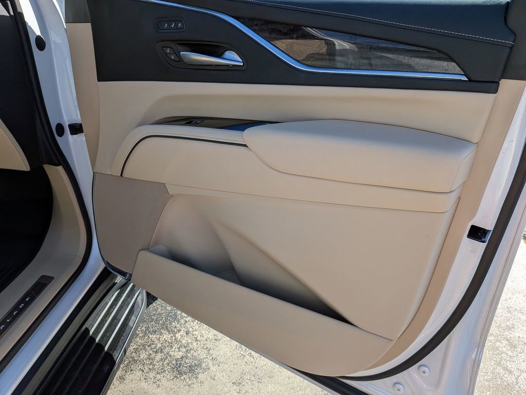 Used 2023 Cadillac Escalade ESV Premium Luxury w/ Performance Package image 27