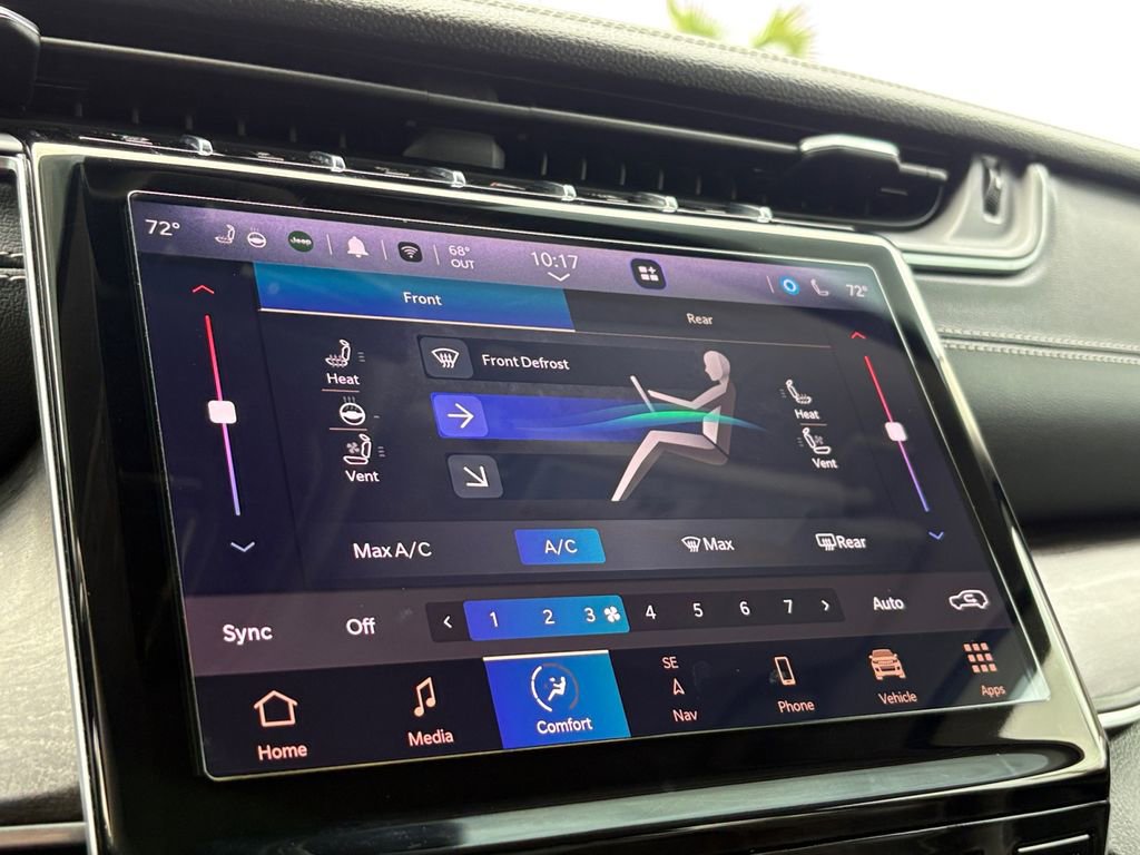 Used 2023 Jeep Grand Cherokee L Limited w/ Luxury Tech Group II image 31