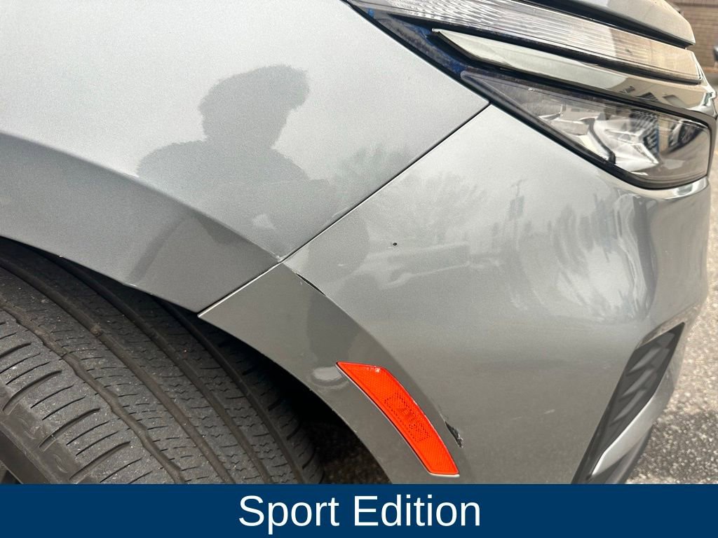 Used 2023 Chevrolet Equinox LS w/ Sport Edition image 5