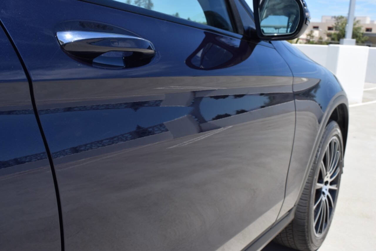 Used 2017 Mercedes-Benz GLC 300 4MATIC image 21
