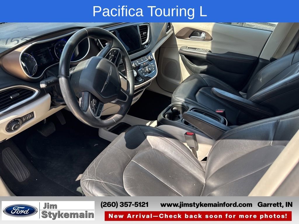 Used 2017 Chrysler Pacifica Touring-L FWD image 8