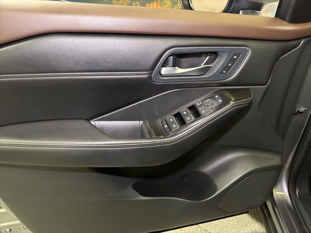 Used 2023 Nissan Rogue SL w/ SL Premium Package AWD/4WD image 25