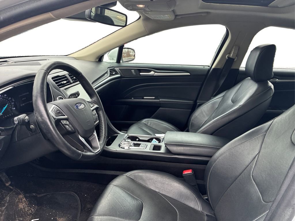 Used 2020 Ford Fusion Titanium image 9