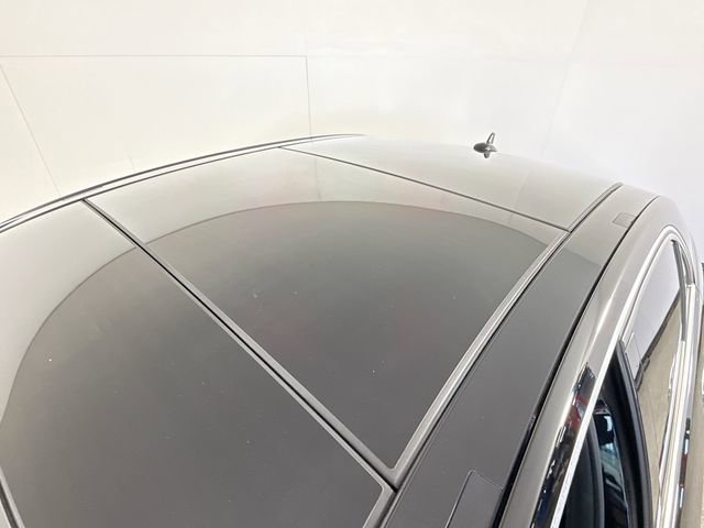 Used 2016 Mercedes-Benz E 400 4MATIC Sedan image 24