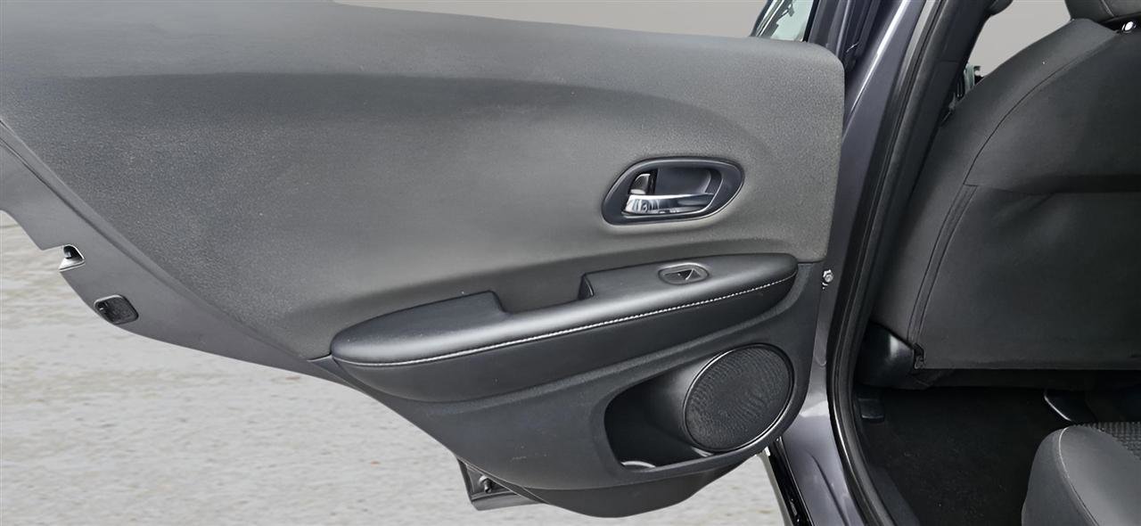 Used 2019 Honda HR-V Sport image 16