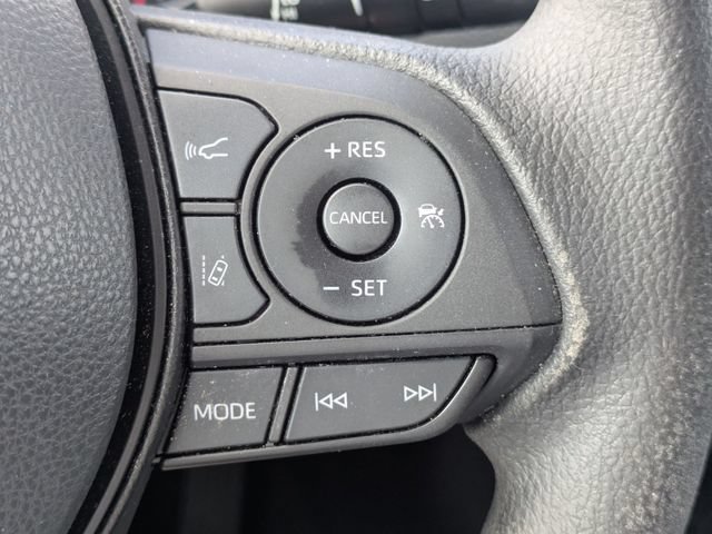 Used 2022 Toyota RAV4 XLE FWD image 16