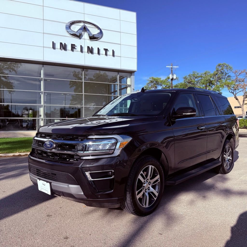 Used 2024 Ford Expedition Limited image 3