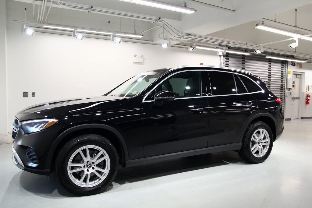 Used 2025 Mercedes-Benz GLC 300 4MATIC image 14