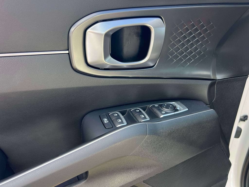 Certified 2023 Kia Sorento EX AWD/4WD image 17