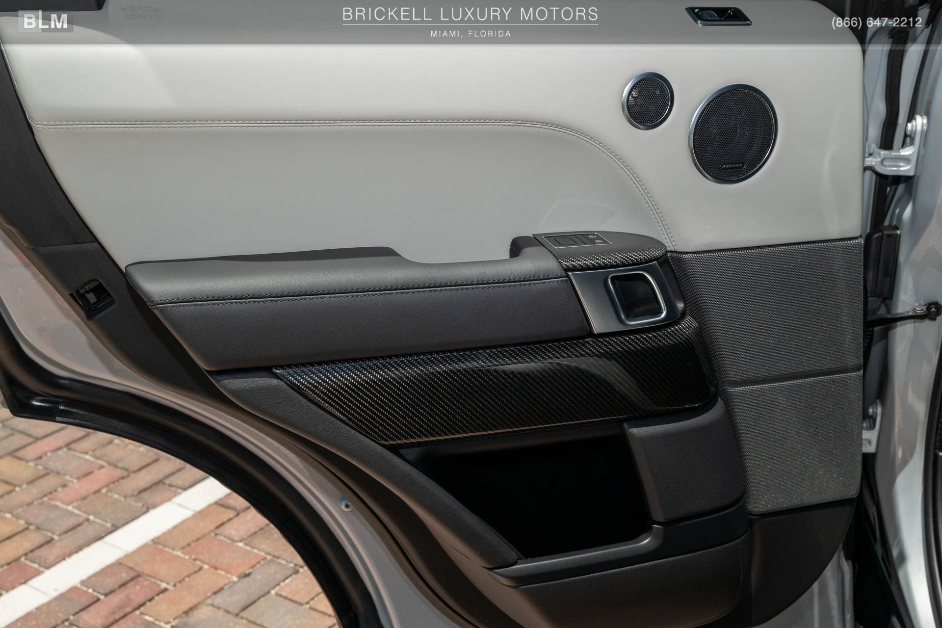 Used 2022 Land Rover Range Rover Sport SVR Carbon Edition AWD/4WD image 19