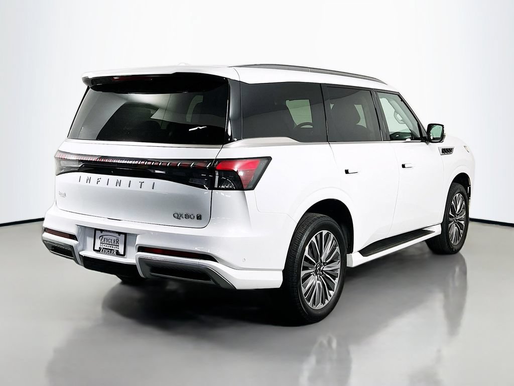 Used 2025 INFINITI QX80 Sensory AWD/4WD image 5