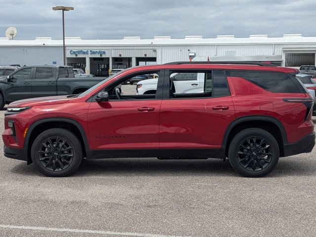 Used 2024 Chevrolet Traverse LT w/ Midnight/Sport Edition image 8