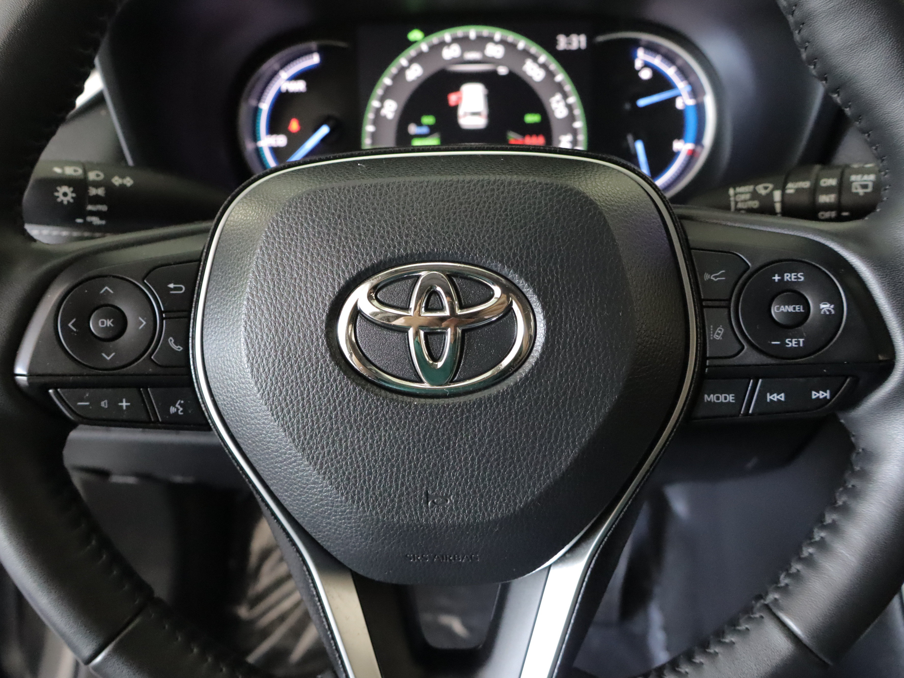 Used 2025 Toyota RAV4 XLE w/ Weather Package AWD/4WD image 13