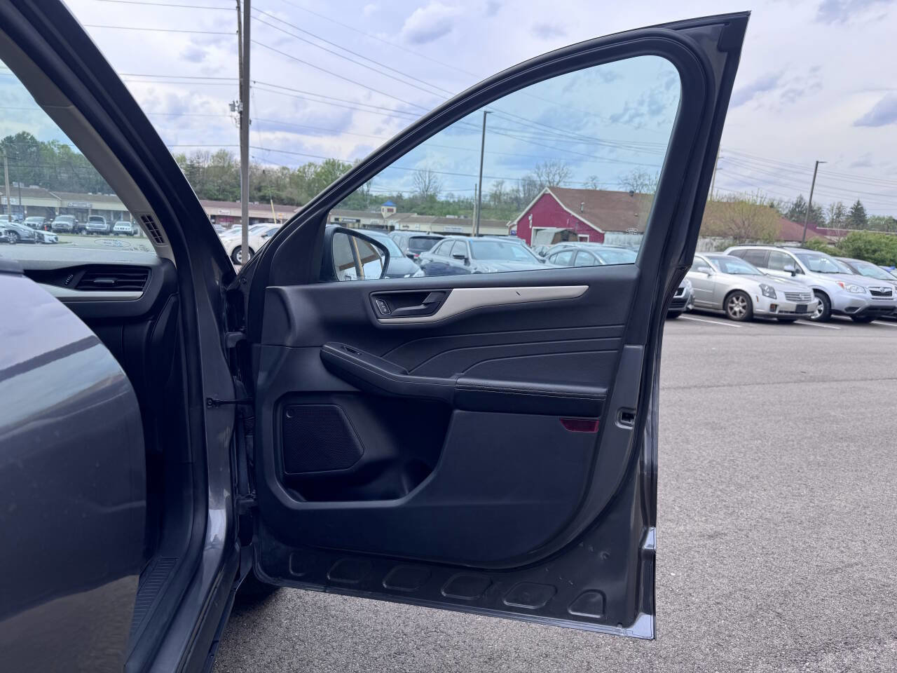 Used 2022 Ford Escape SE w/ SE Sport Appearance Package AWD/4WD image 16