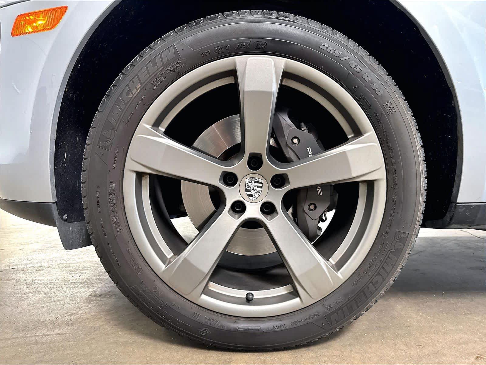 Used 2023 Porsche Macan AWD/4WD image 11