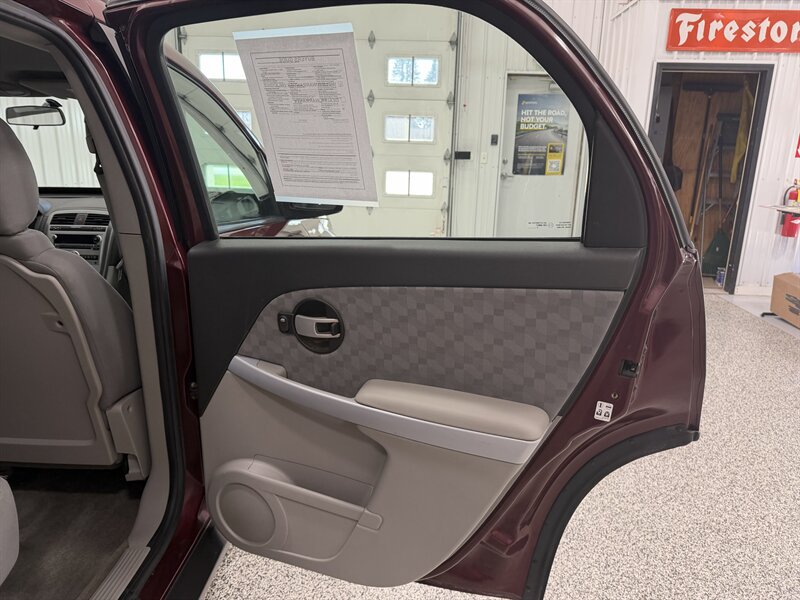 Used 2007 Chevrolet Equinox LS AWD/4WD image 28